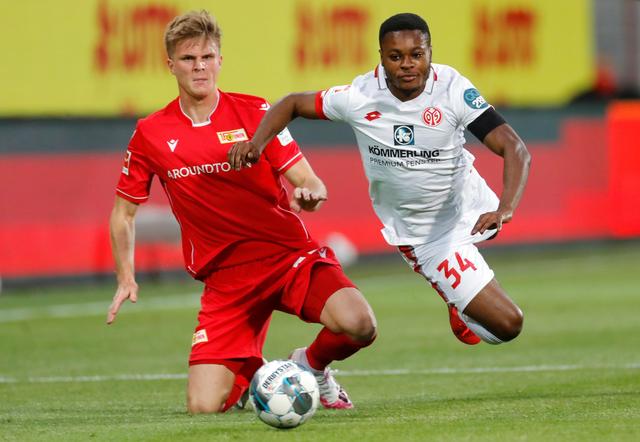 青训负责人：埃斯特旺曾在脚趾骨折的情况下坚持上场（青训主管披露：埃斯特旺脚趾骨折仍坚持出战）