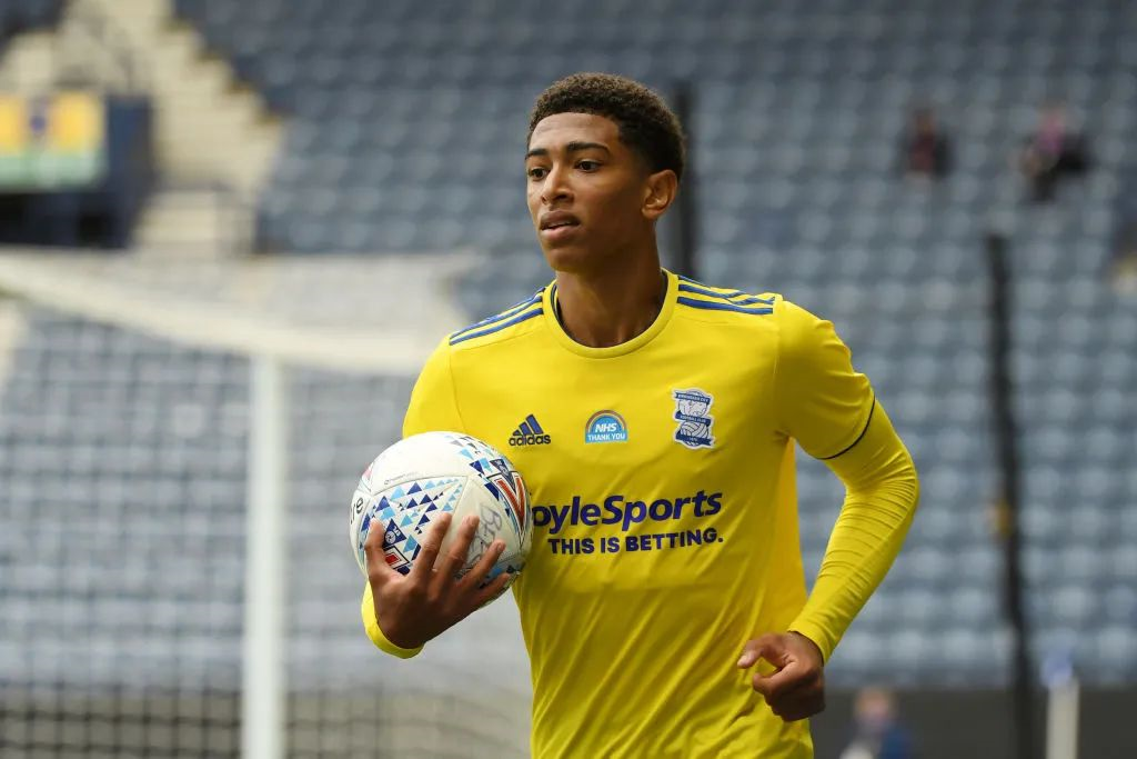 踢球者评德甲第11轮最佳阵容：卡尔、奥利塞、于帕、拜尔入选（《踢球者》评选德甲第11轮最佳阵容：卡尔、奥利塞、于帕、拜尔上榜）