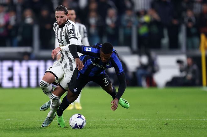 乔纳森-戴维：我可以踢任何位置；一直在训练后进行加练（乔纳森-戴维：位置不设限，训练后坚持加练）