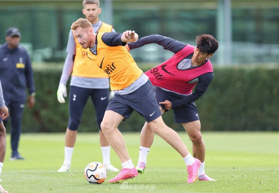 斯洛特：很不巧基耶萨病了，无论作为球员还是个人我都喜欢他（斯洛特：遗憾基耶萨生病了，无论球员还是个人我都很欣赏他）