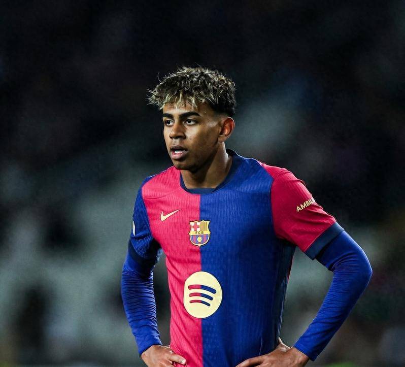 足坛悲喜夜！拜仁曼城齐齐绝杀意甲西甲榜首易主巴萨31超皇马（欧陆足坛大反转！拜仁、曼城读秒绝杀，意甲西甲领头羊易位，巴萨3-1反超皇马）