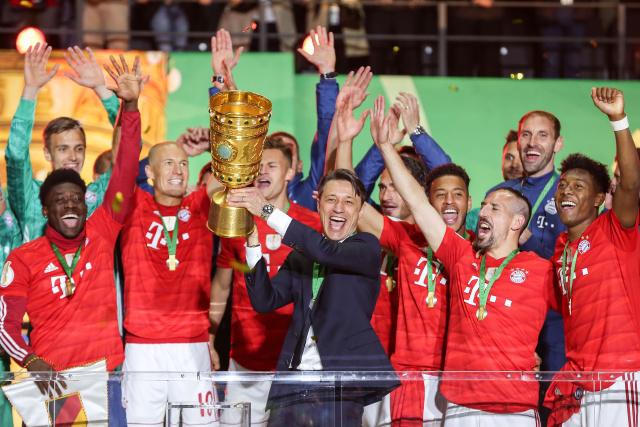 门将连续零封对手，稳定后防（门将连场零封，后防稳若磐石）