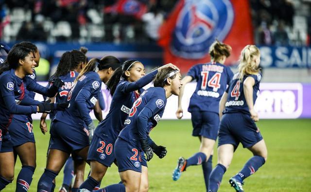 不愧是梅超锋，梅里诺本赛季各项赛事总计已经打进10球（火力全开！梅里诺本赛季各项赛事已收获10球）