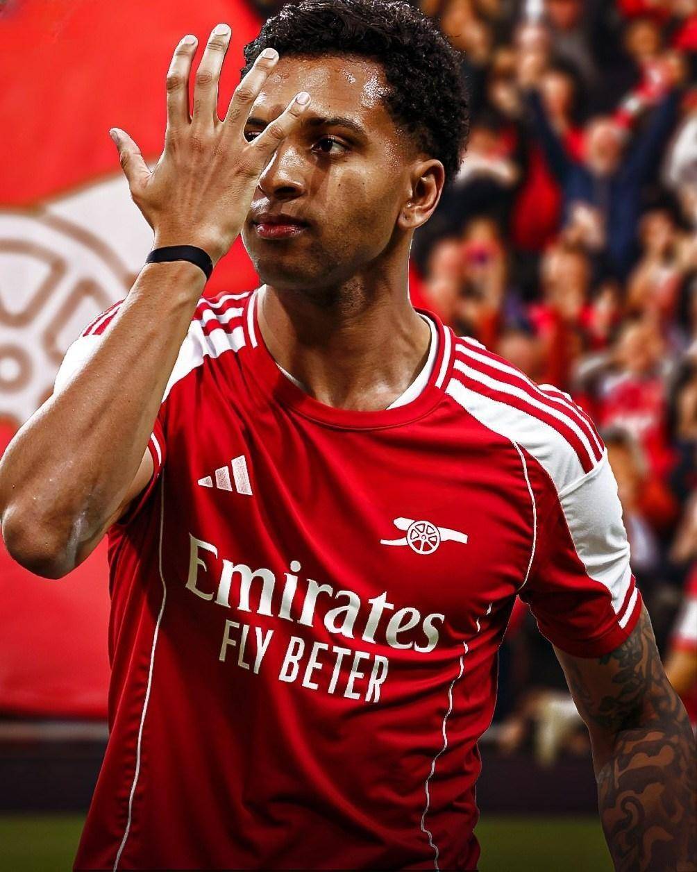 雷迪克：斯玛特防守端的拼劲和投入度做到了极致（雷迪克：斯玛特在防守端的拼劲与投入达到了顶峰）